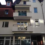 Portowy Z Garazem, Ul Towarowa