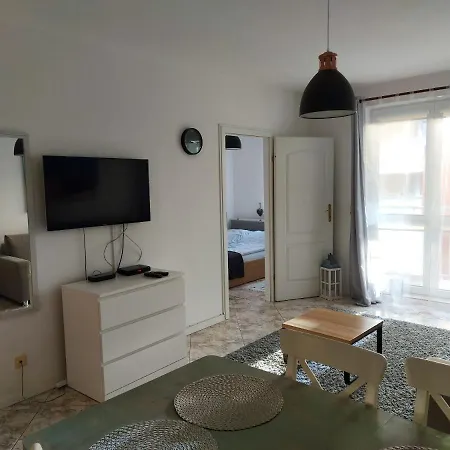 Portowy Z Garazem, Ul Towarowa * Kolobrzeg