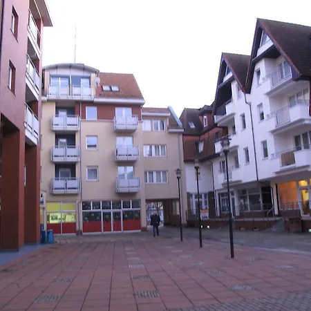 Portowy Z Garazem, Ul Towarowa