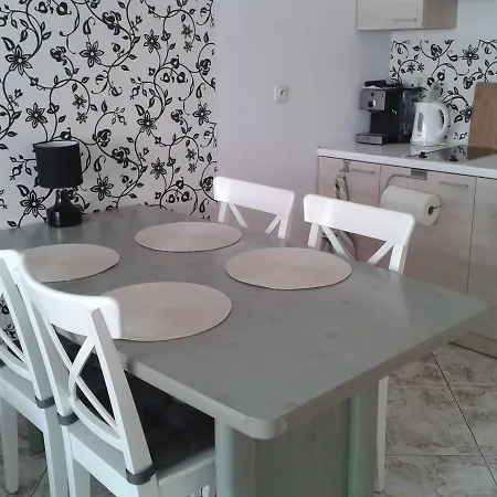 Portowy Z Garazem, Ul Towarowa