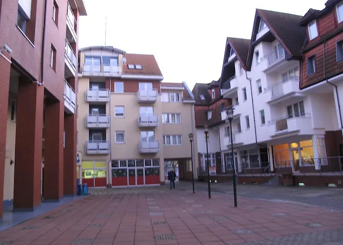 Portowy Z Garazem, Ul Towarowa