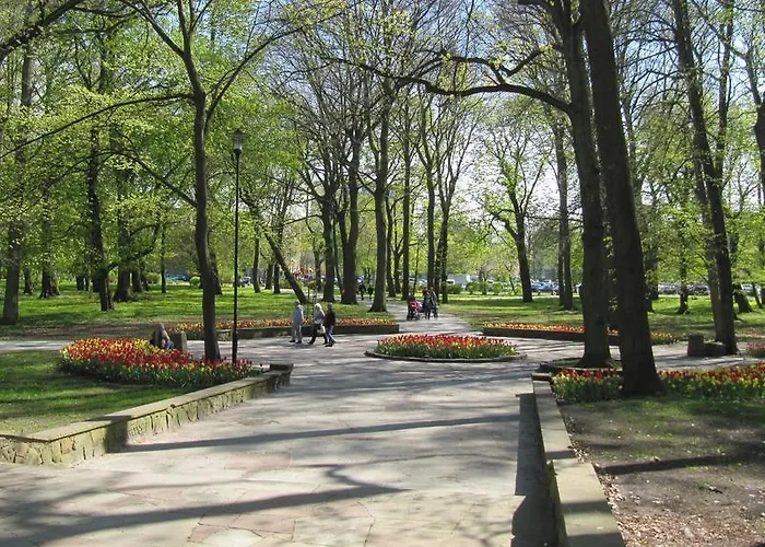 Portowy Z Garazem, Ul Towarowa