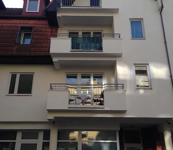 Portowy Z Garazem, Ul Towarowa